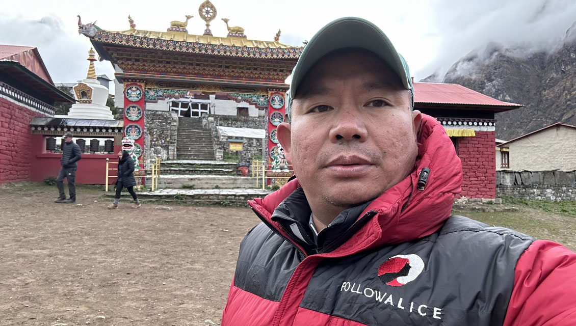 Trek to Tengboche (3,860 m)